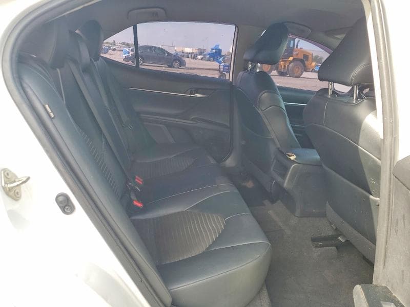 2020 TOYOTA CAMRY SE 10