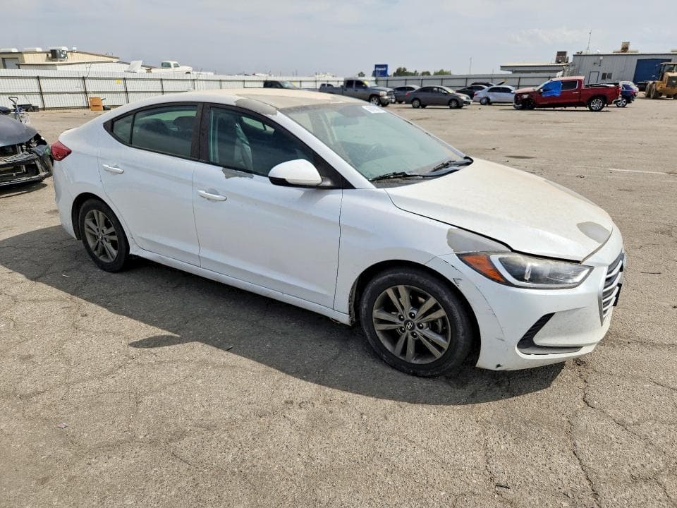 2018 HYUNDAI ELANTRA SEL 4