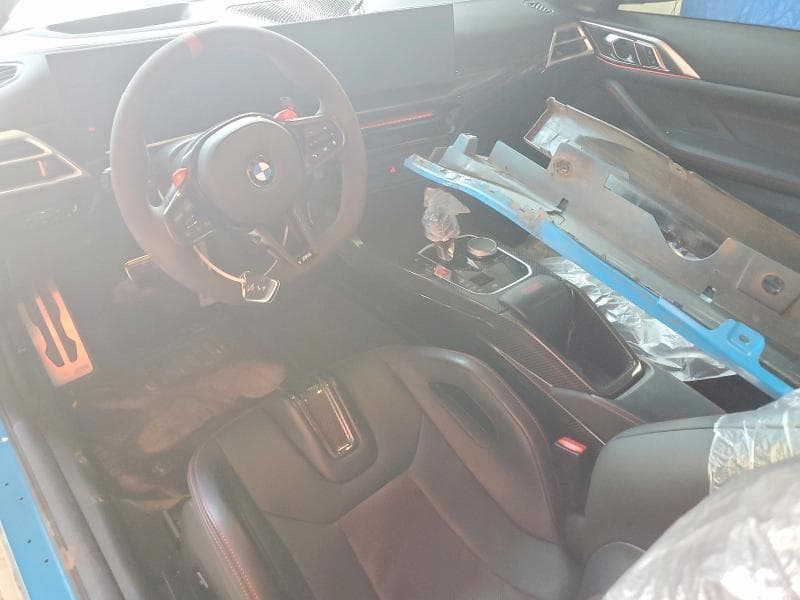 2025 BMW M4 CS 8