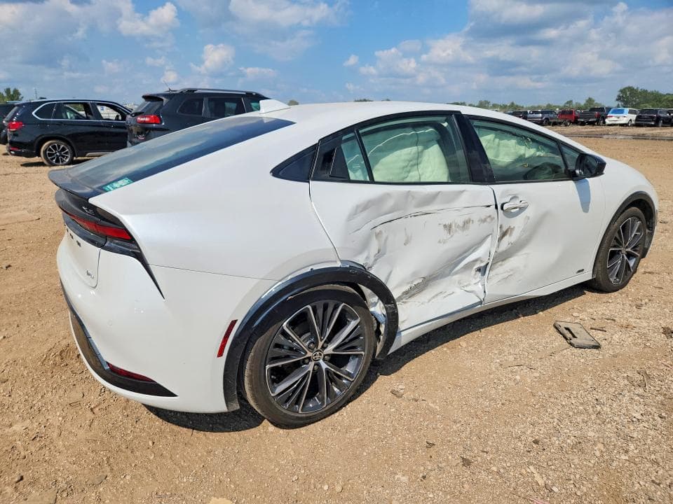 2024 TOYOTA PRIUS XLE 3