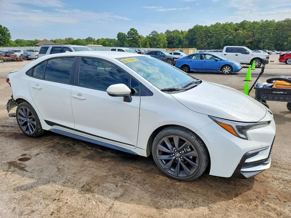 2023 TOYOTA COROLLA SE 4