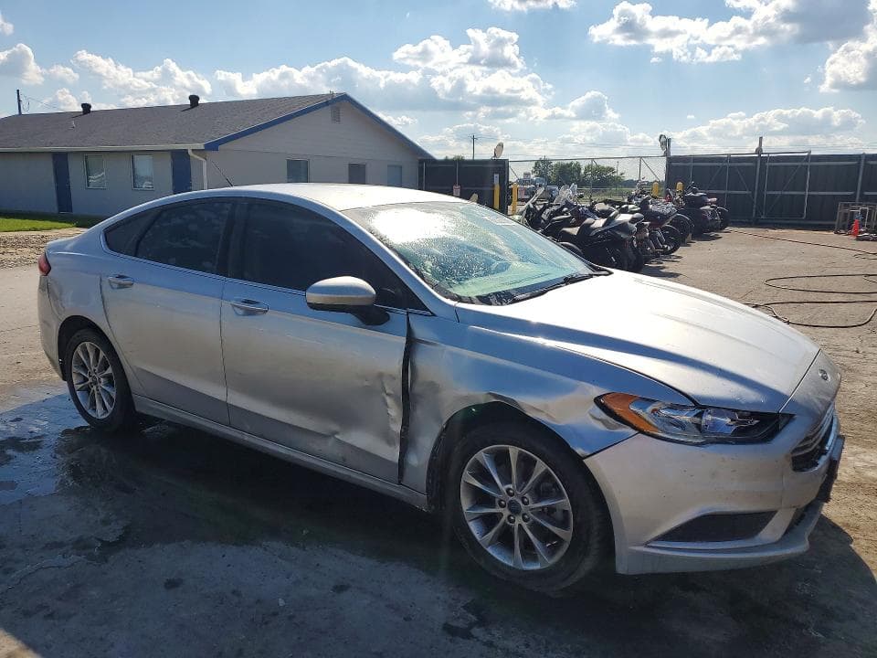 2017 FORD FUSION SE 4