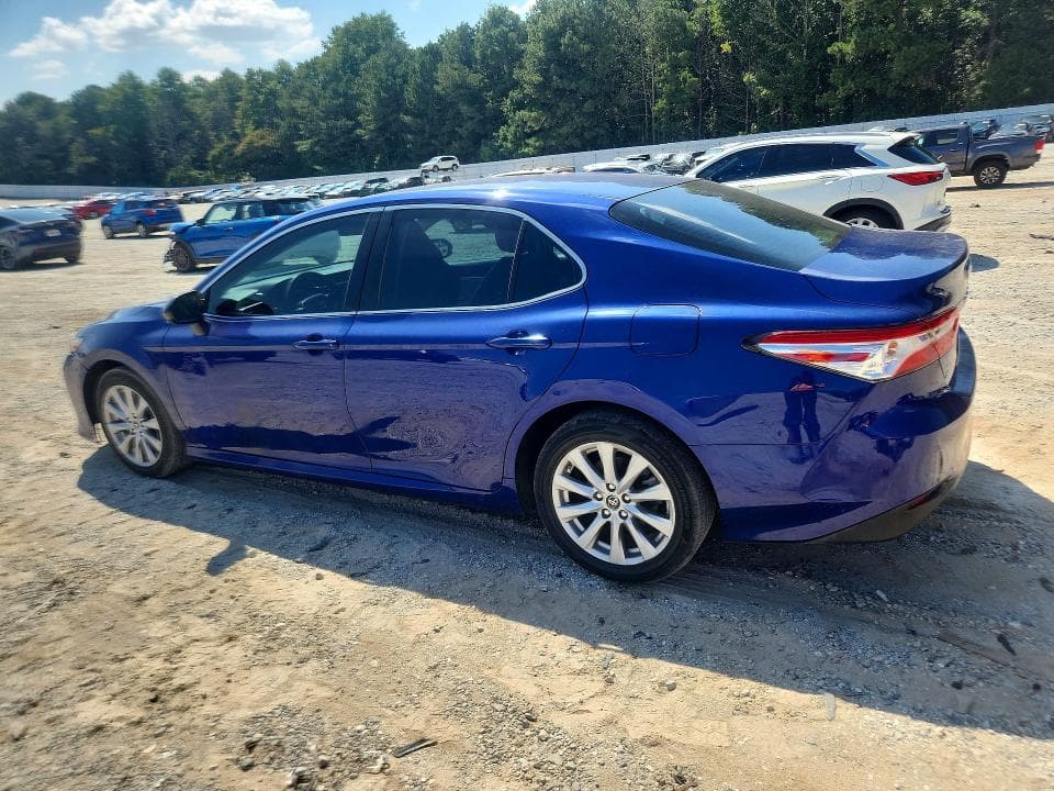 2018 TOYOTA CAMRY LE 2
