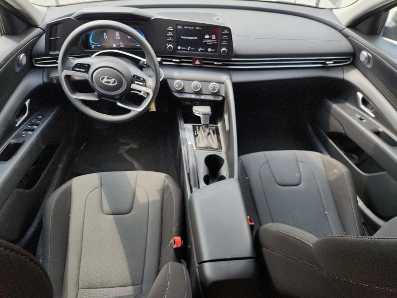 2025 HYUNDAI ELANTRA SE 8