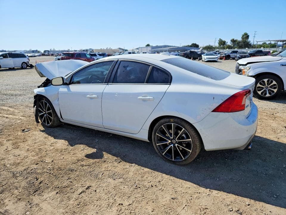 2018 VOLVO S60 DYNAMIC 2