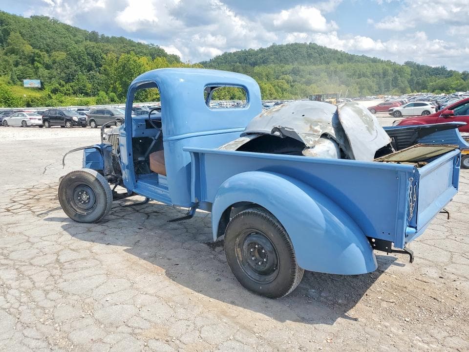 1941 CHEVROLET UK 2