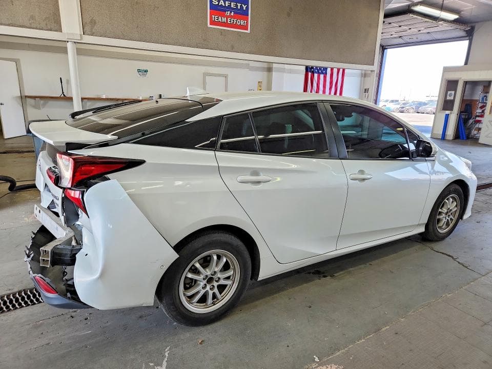 2021 TOYOTA PRIUS XLE AWD-E 3