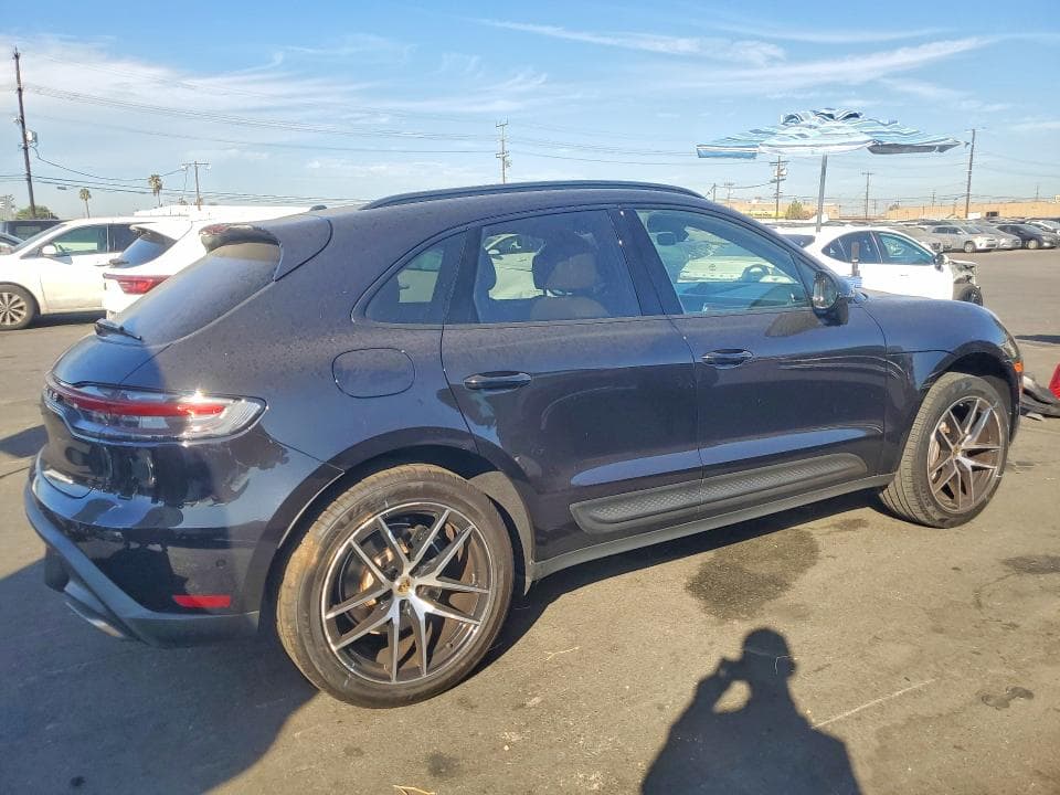 2023 PORSCHE MACAN BASE 3