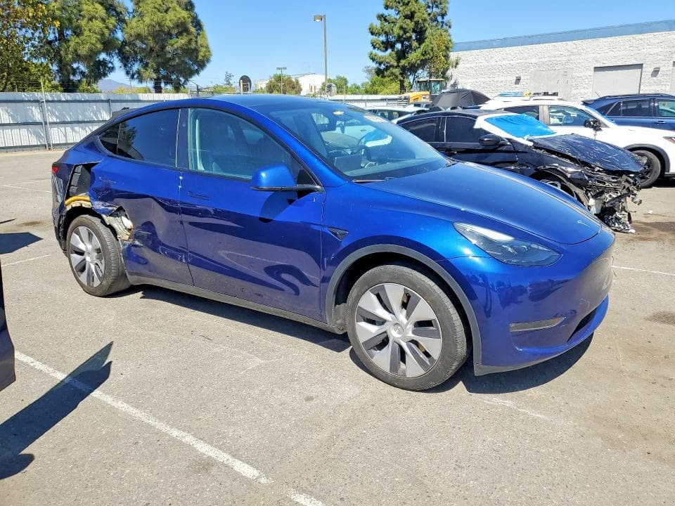 2023 TESLA MODEL Y 4