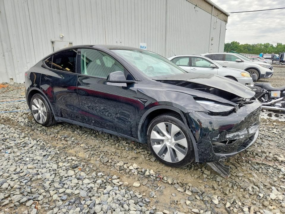 2023 TESLA MODEL Y 4