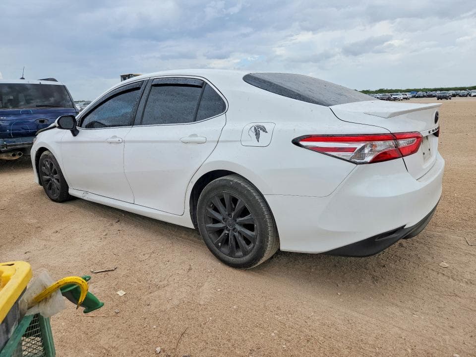 2018 TOYOTA CAMRY LE 2