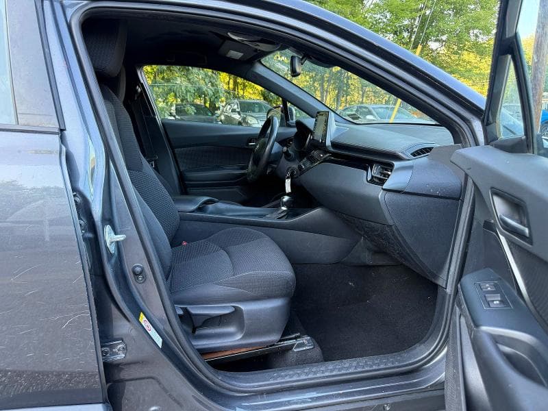 2019 TOYOTA C-HR XLE 5