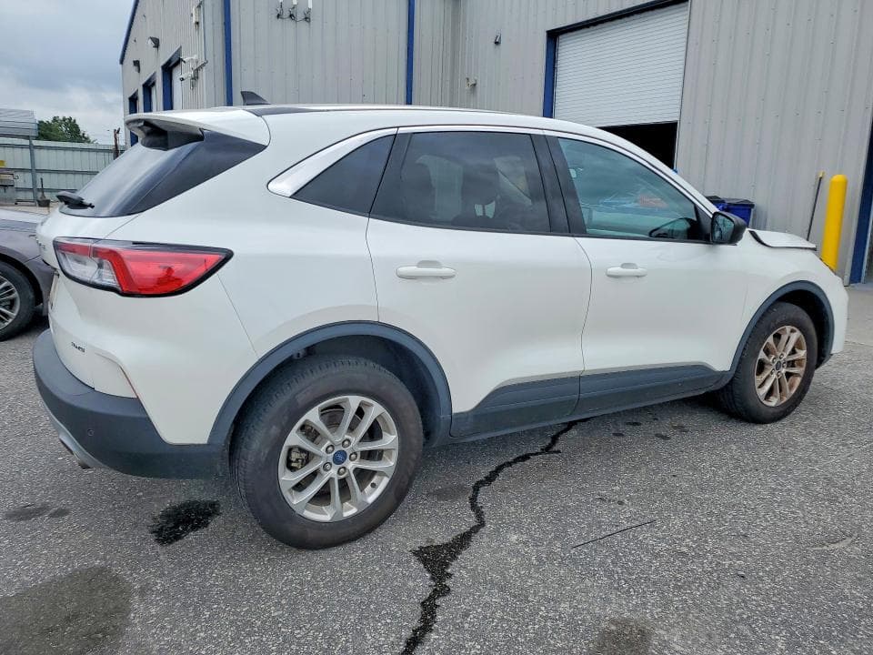 2022 FORD ESCAPE SE 3