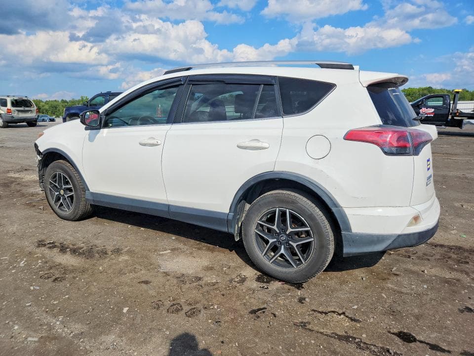 2018 TOYOTA RAV4 LE 2