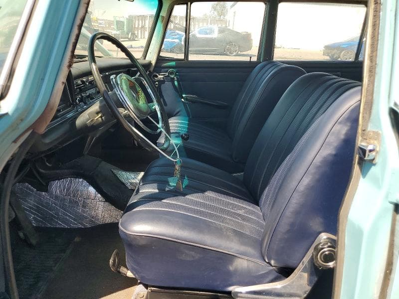 1967 MERCEDES-BENZ B200 7