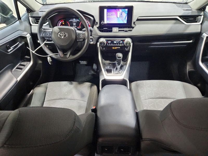 2025 TOYOTA RAV4 XLE 8