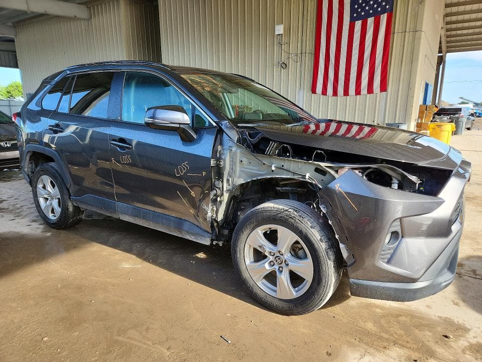 2021 TOYOTA RAV4 XLE 4
