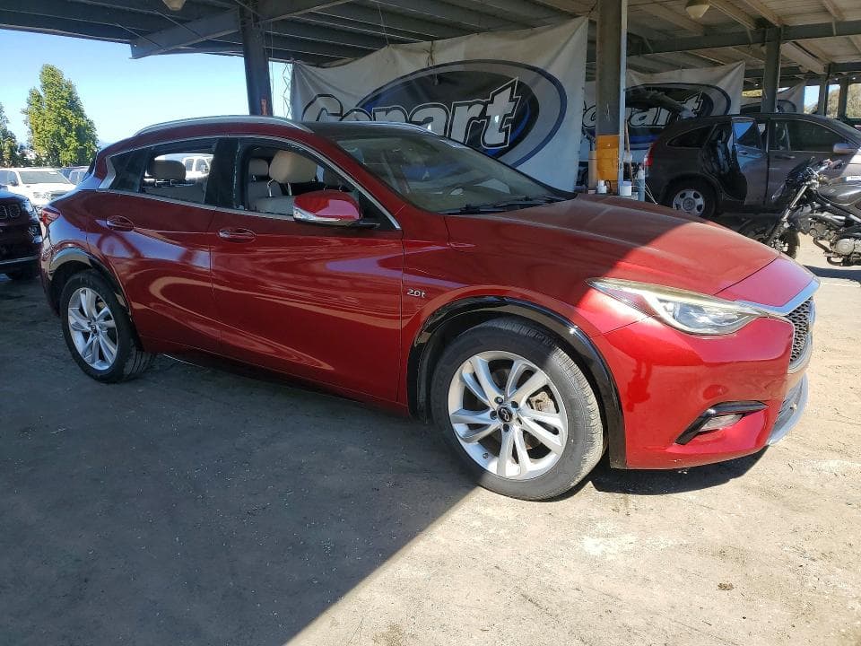2017 INFINITI QX30 PREMIUM 4