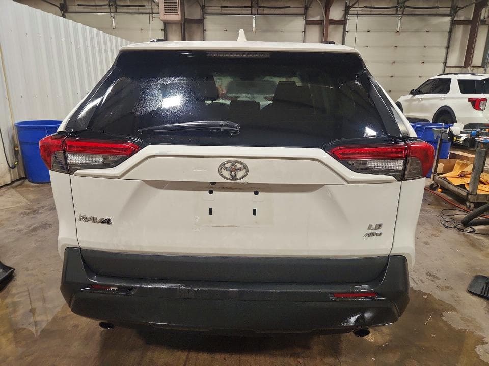 2020 TOYOTA RAV4 LE 6