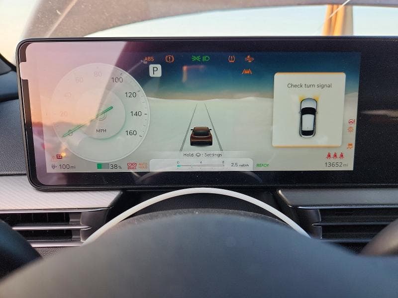 2024 GENESIS GV60 STANDARD 9