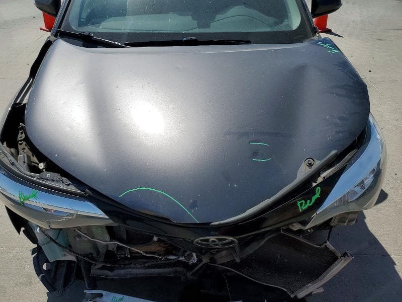 2021 TOYOTA C-HR LE 11