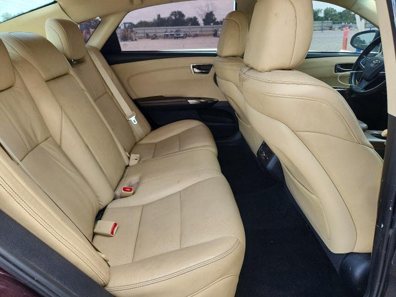 2018 TOYOTA AVALON LIMITED 10