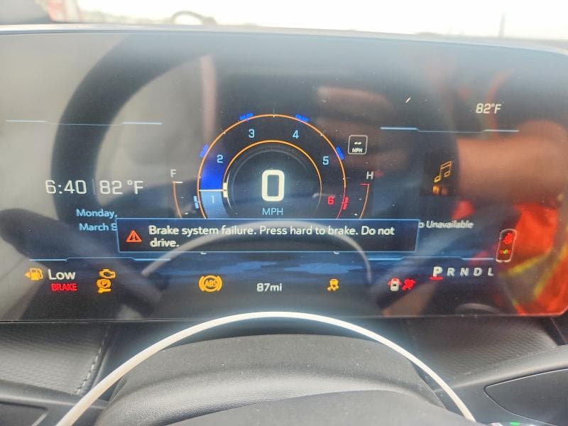 2027 CHEVROLET EQUINOX LT 9