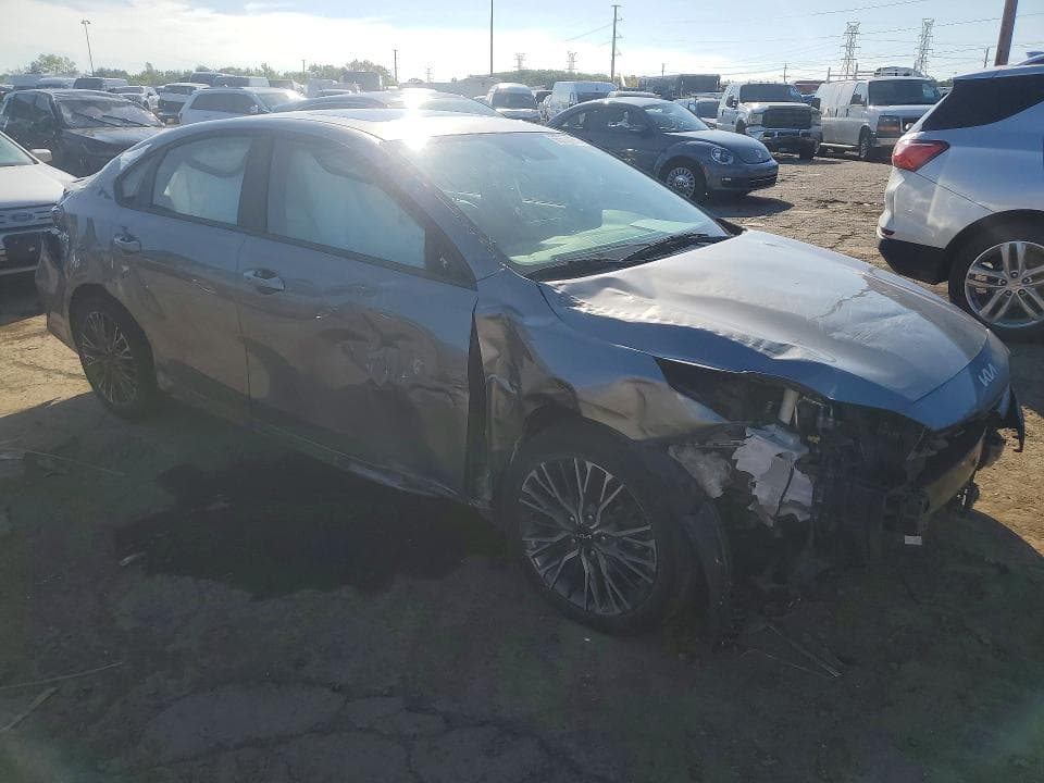 2022 KIA FORTE GT LINE 4