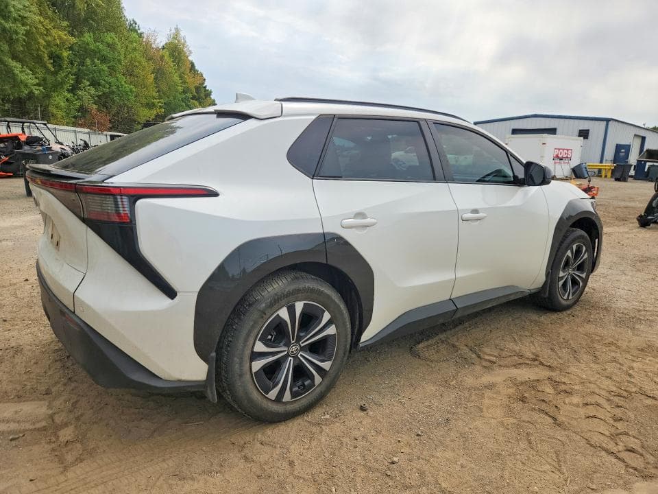 2024 TOYOTA BZ4X XLE 3
