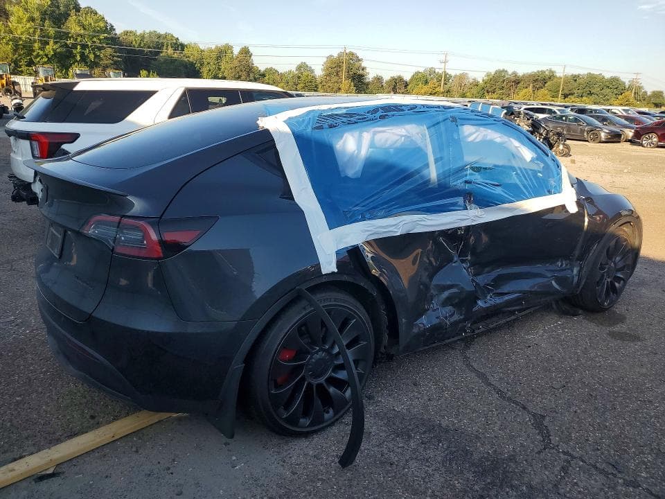 2024 TESLA MODEL Y 3