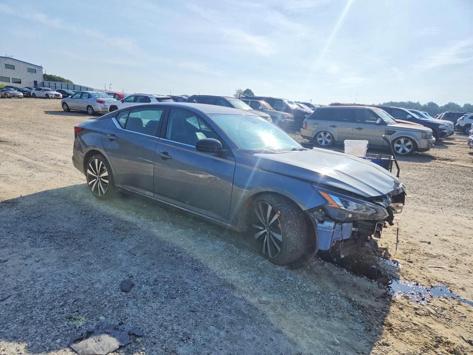 2021 NISSAN ALTIMA SR 4