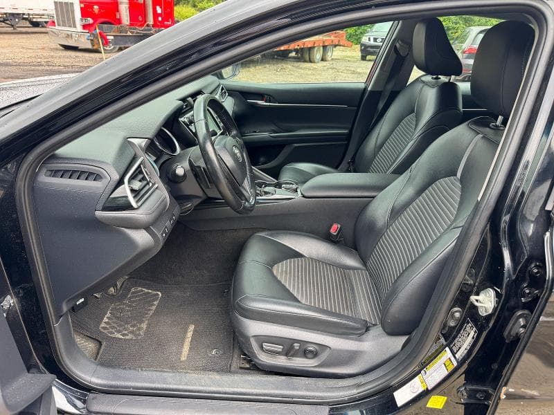 2018 TOYOTA CAMRY SE 11