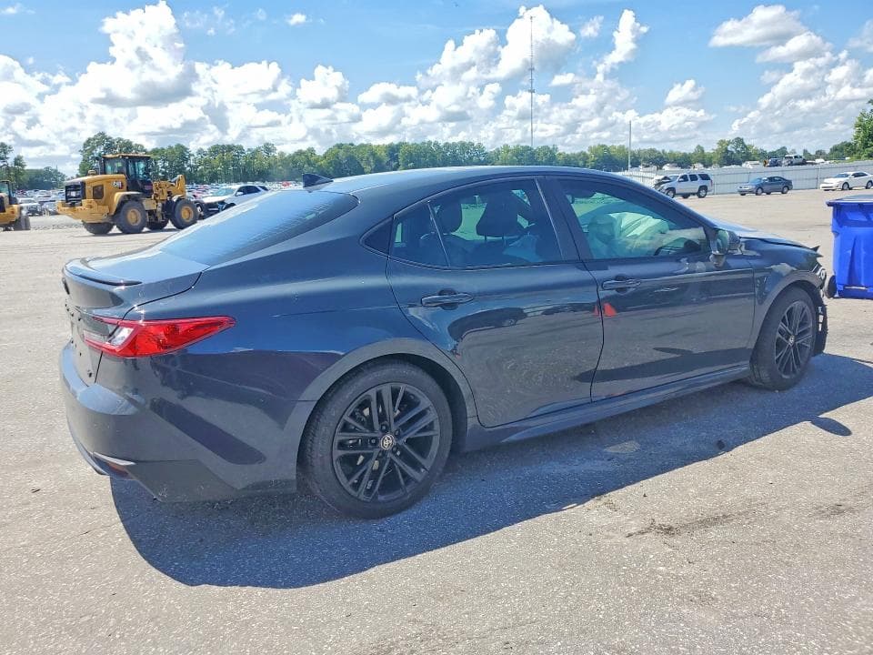 2025 TOYOTA CAMRY SE 3