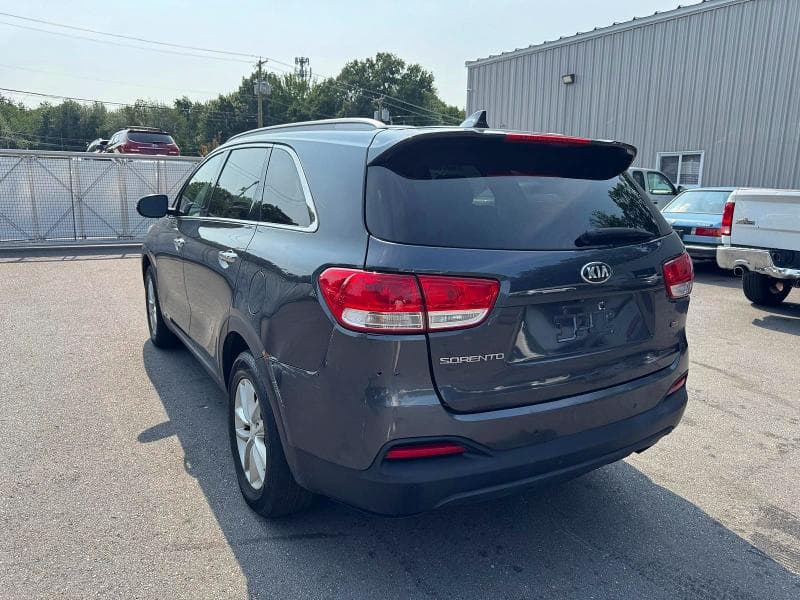 2018 KIA SORENTO LX 2