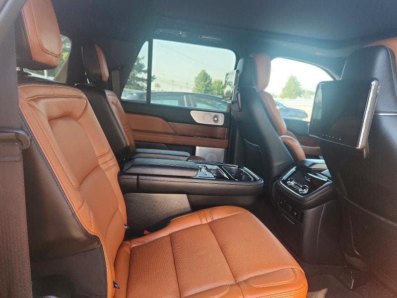 2021 LINCOLN NAVIGATOR L RESERVE 11