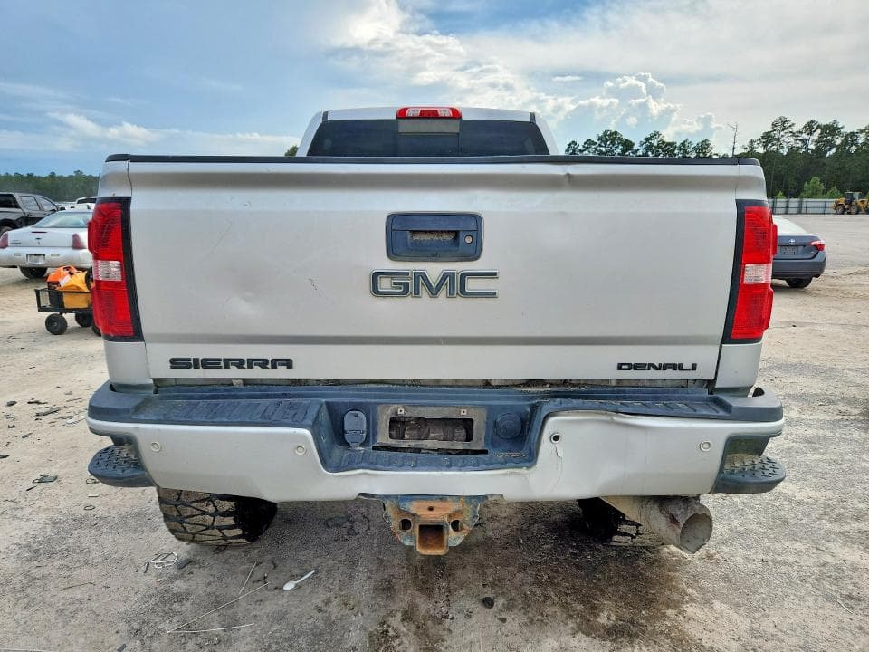 2018 GMC SIERRA K2500 DENALI 6