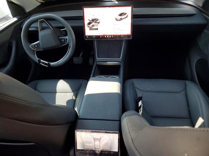 2026 TESLA MODEL Y 8