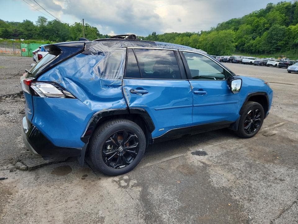 2024 TOYOTA RAV4 XSE 3
