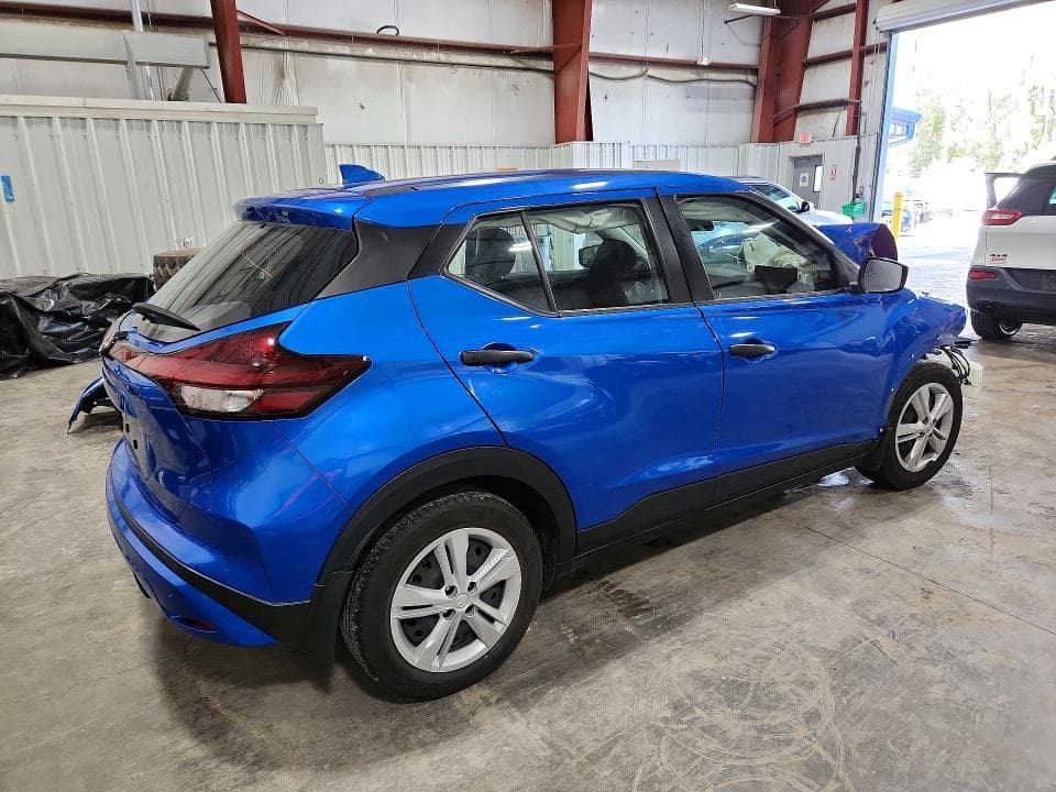 2022 NISSAN KICKS S 3