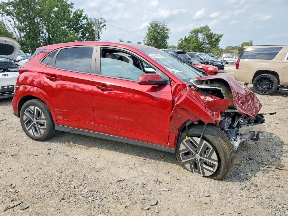 2023 HYUNDAI KONA SE 4