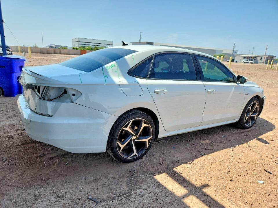 2022 VOLKSWAGEN PASSAT R-LINE 3