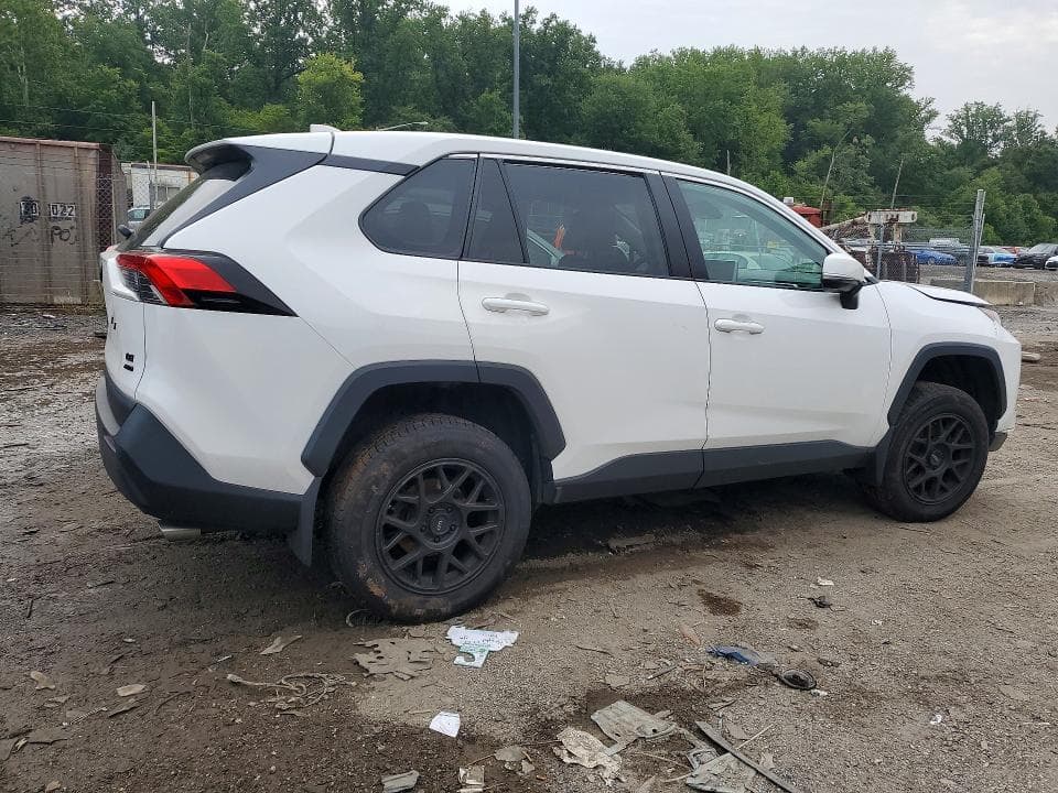 2023 TOYOTA RAV4 LE 3