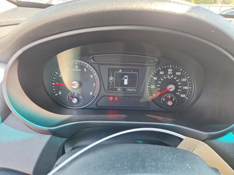 2017 KIA SORENTO LX 9