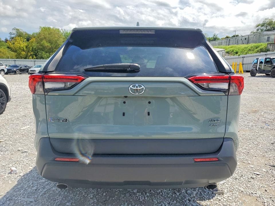 2020 TOYOTA RAV4 XLE 6