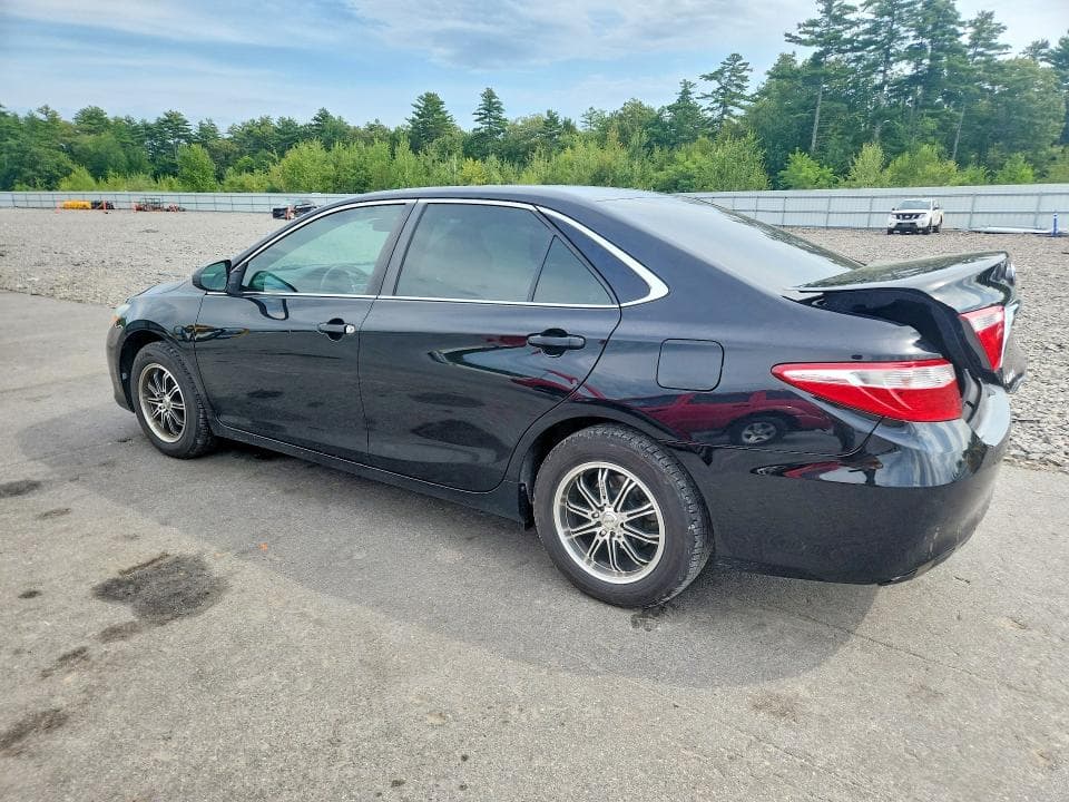 2017 TOYOTA CAMRY LE 2