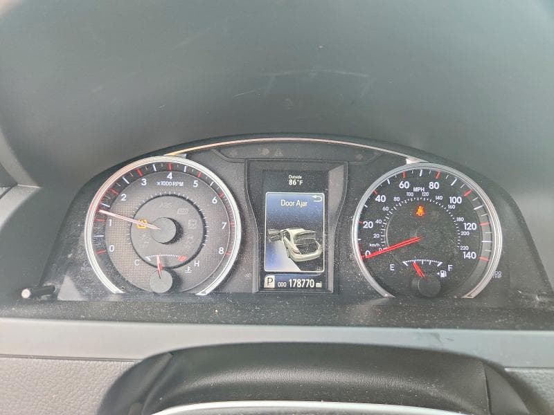 2017 TOYOTA CAMRY XSE 9