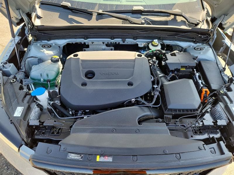 2026 VOLVO XC40 PLUS 12