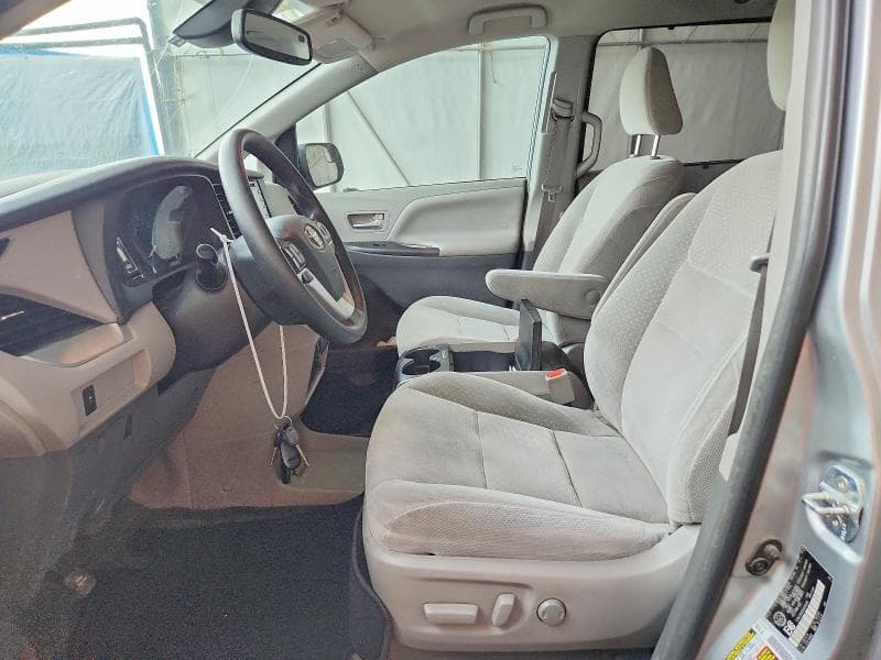 2019 TOYOTA SIENNA LE 7