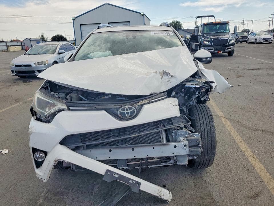 2018 TOYOTA RAV4 XLE 5