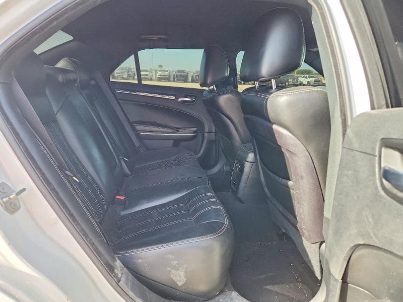 2019 CHRYSLER 300 S 10